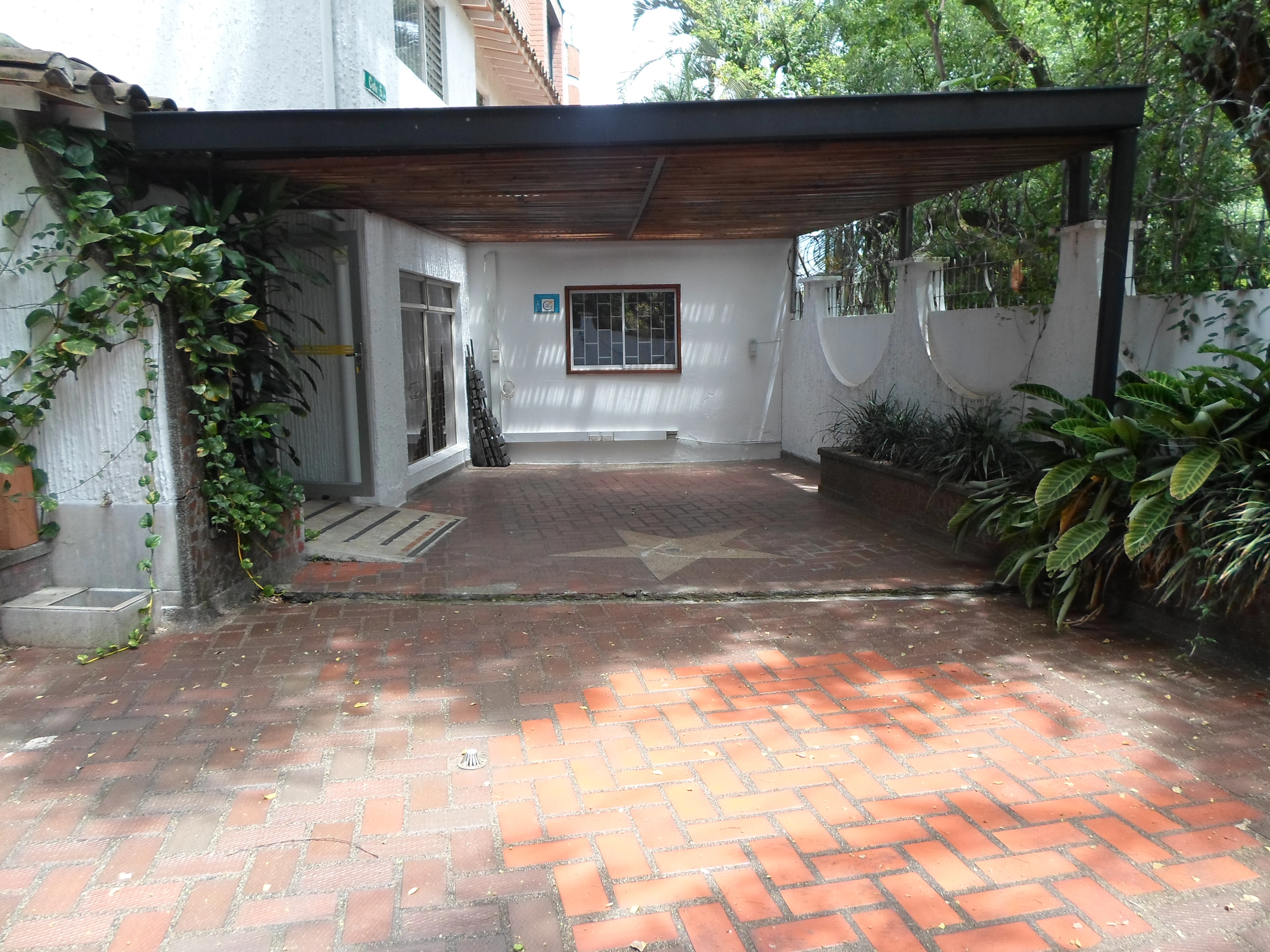 Oficina en arriendo sector Patio Bonito