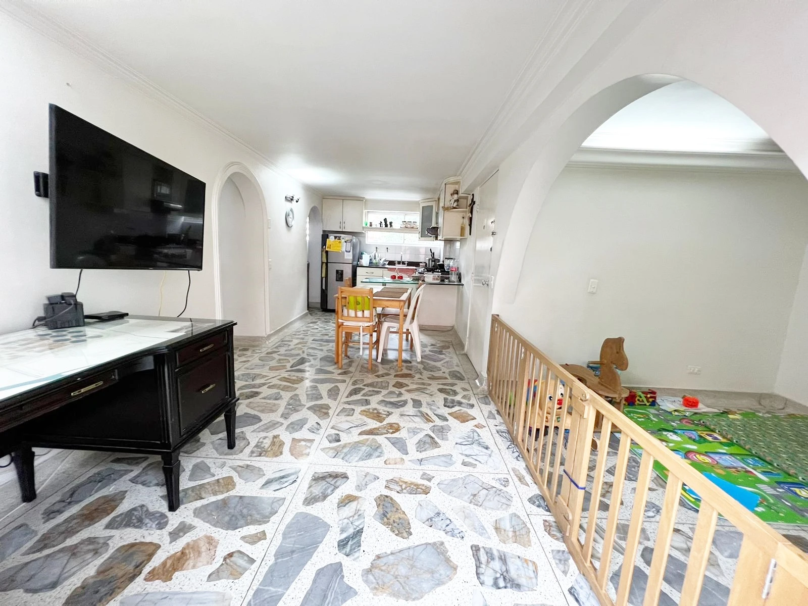 ARRIENDO APARTAMENTO EN CALAZANS