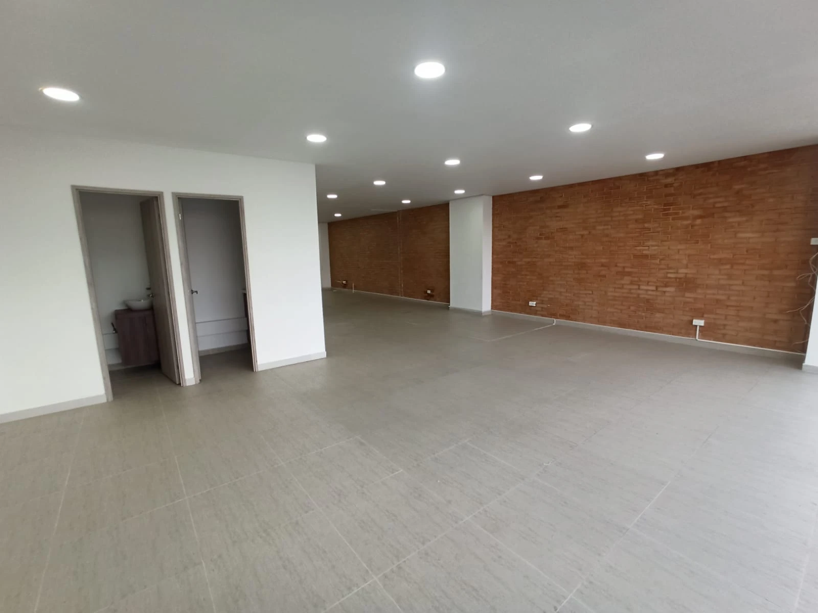 oficina en arriendo en laureles