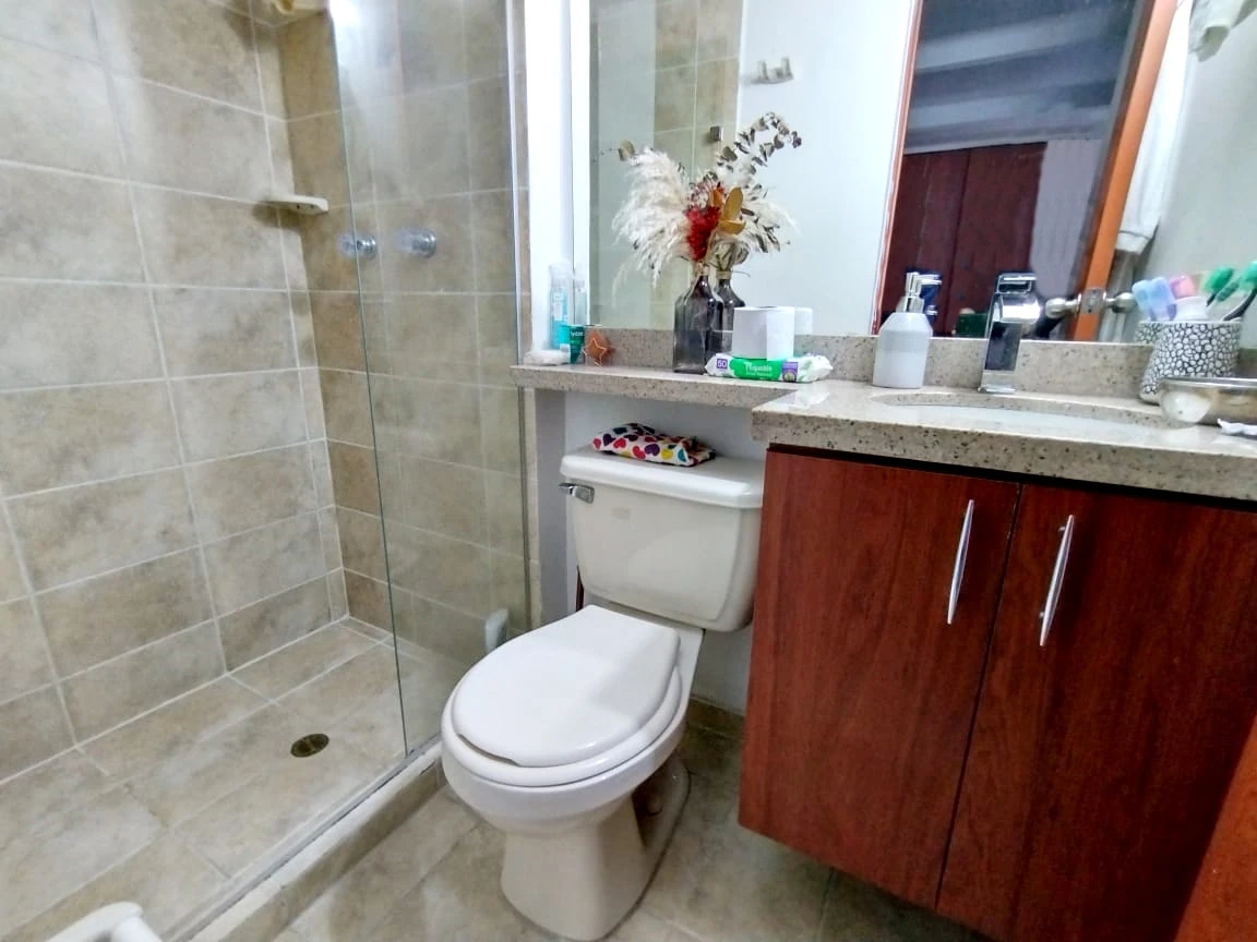 Apartamento en venta sector Loma de los Bernal