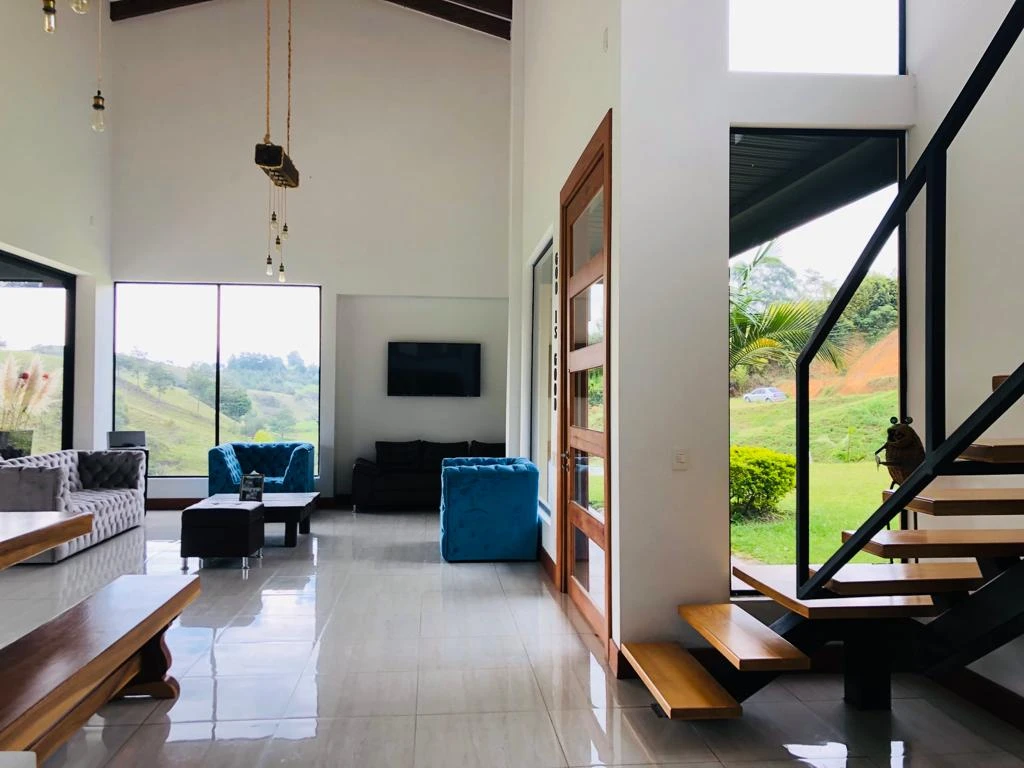 CASA LOTE EN VENTA Y ARRIENDO RIONEGRO VIA AL CARMEN 