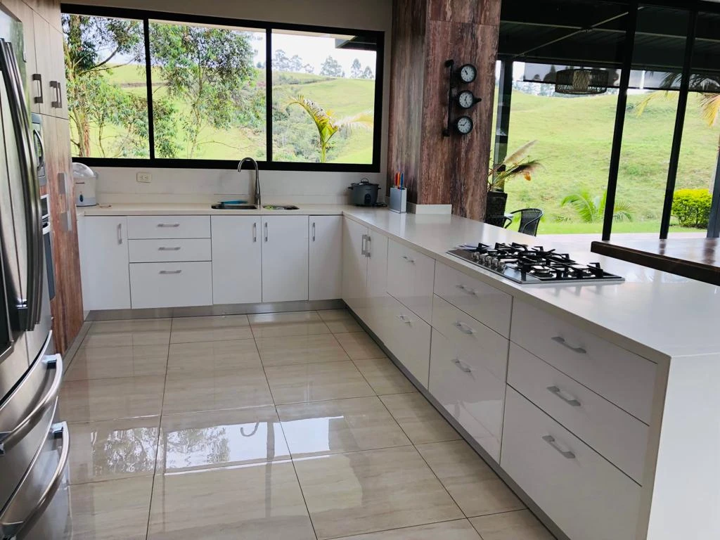 CASA LOTE EN VENTA Y ARRIENDO RIONEGRO VIA AL CARMEN 