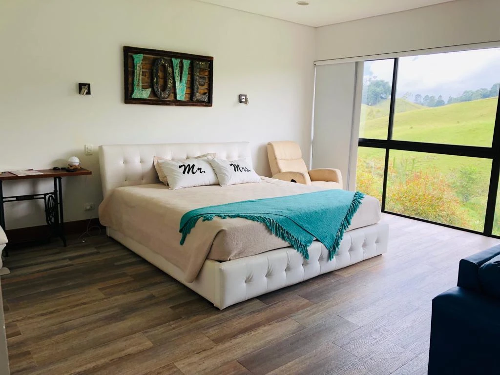 CASA LOTE EN VENTA Y ARRIENDO RIONEGRO VIA AL CARMEN 