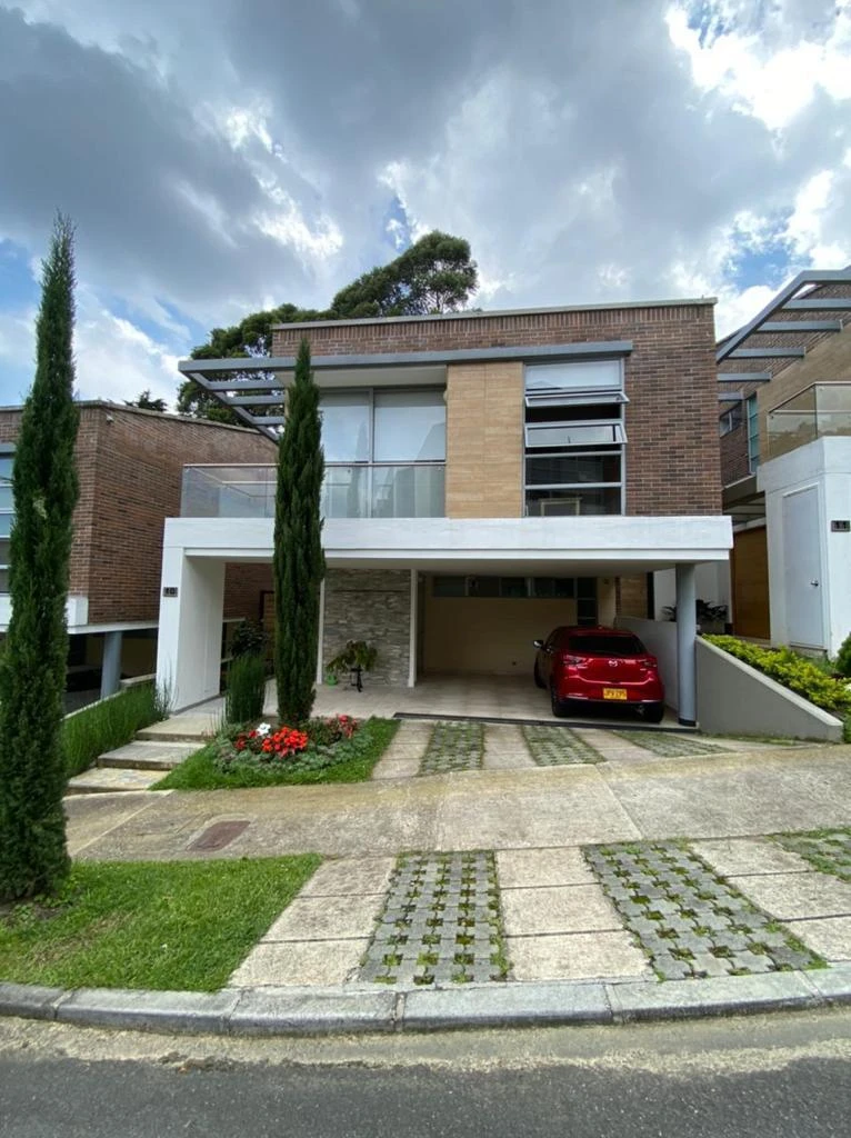 Casa en Arriendo Atravesado Envigado