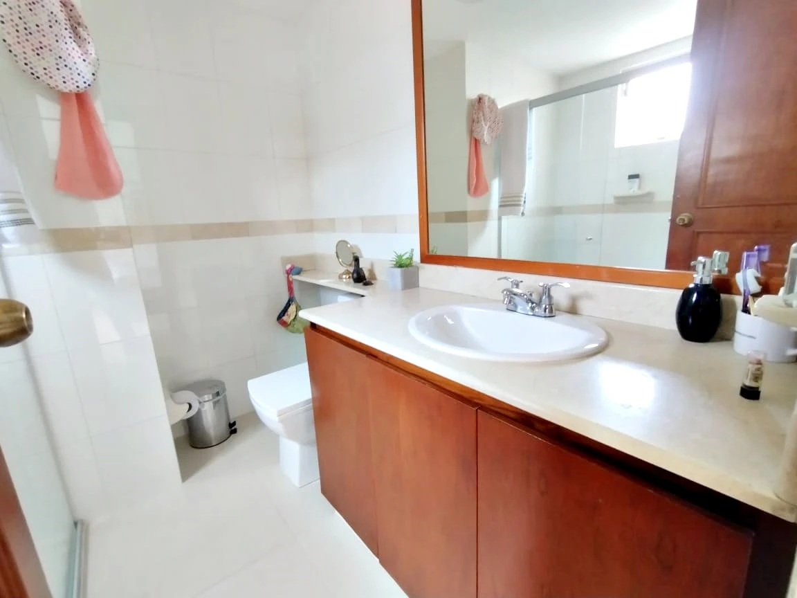 Apartamento amoblado en arriendo sector Patio Bonito