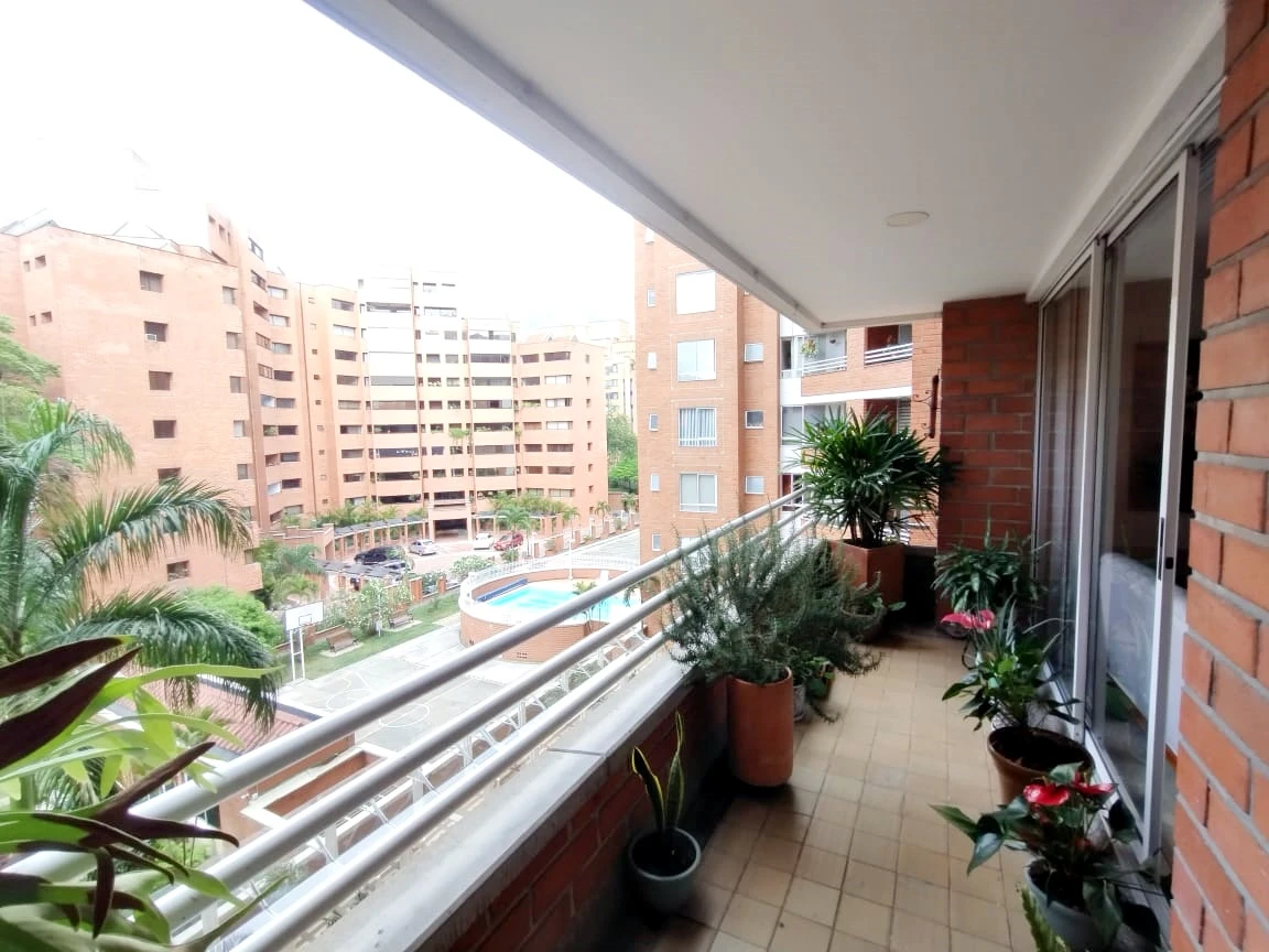 Apartamento amoblado en arriendo sector Patio Bonito