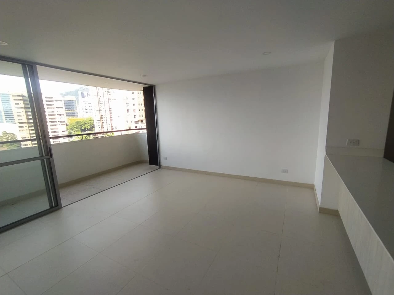 Apartamento en arriendo sector Loma de los Gonzalez