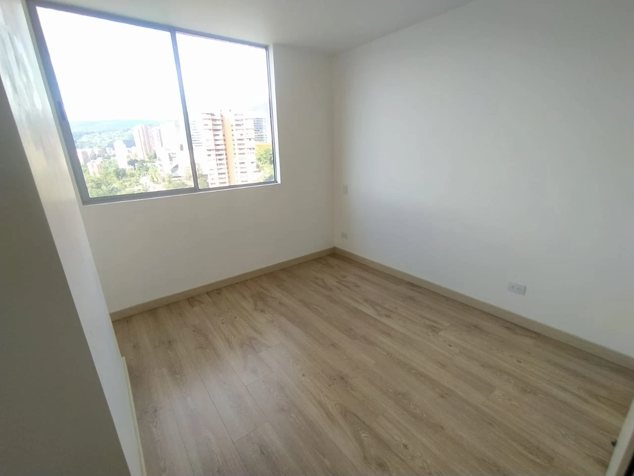 Apartamento en arriendo sector Loma de los Gonzalez