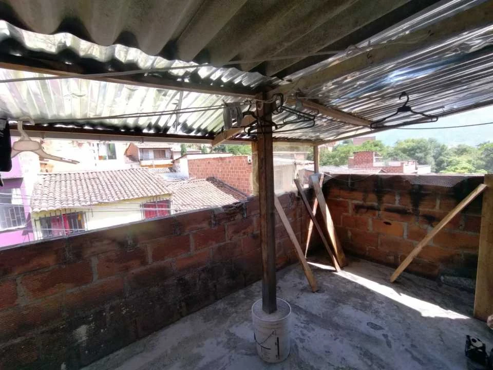 Casa en Venta de tres niveles en Florencia