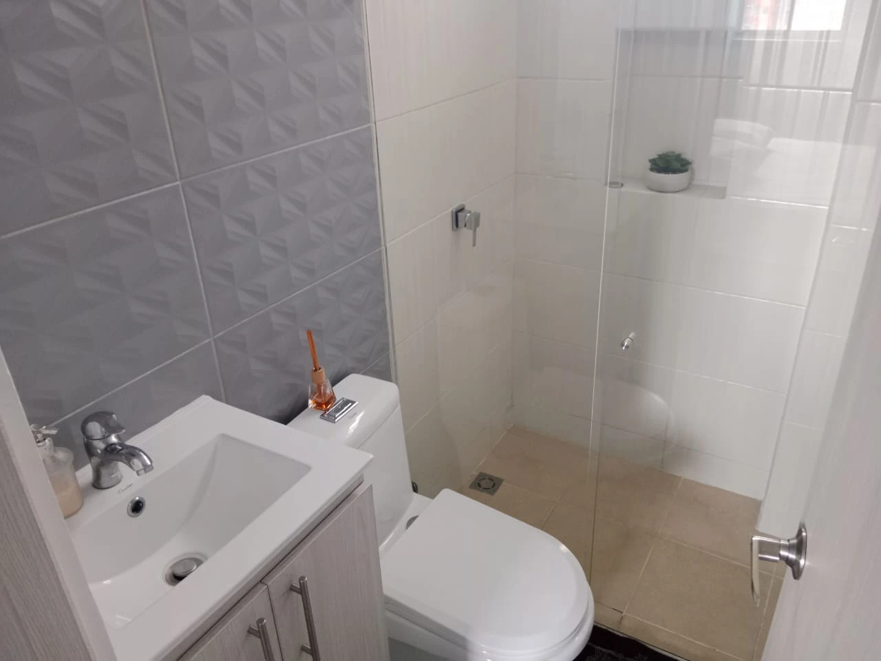 ARRIENDO APARTAMENTO AMOBLADO EN SABANETA
