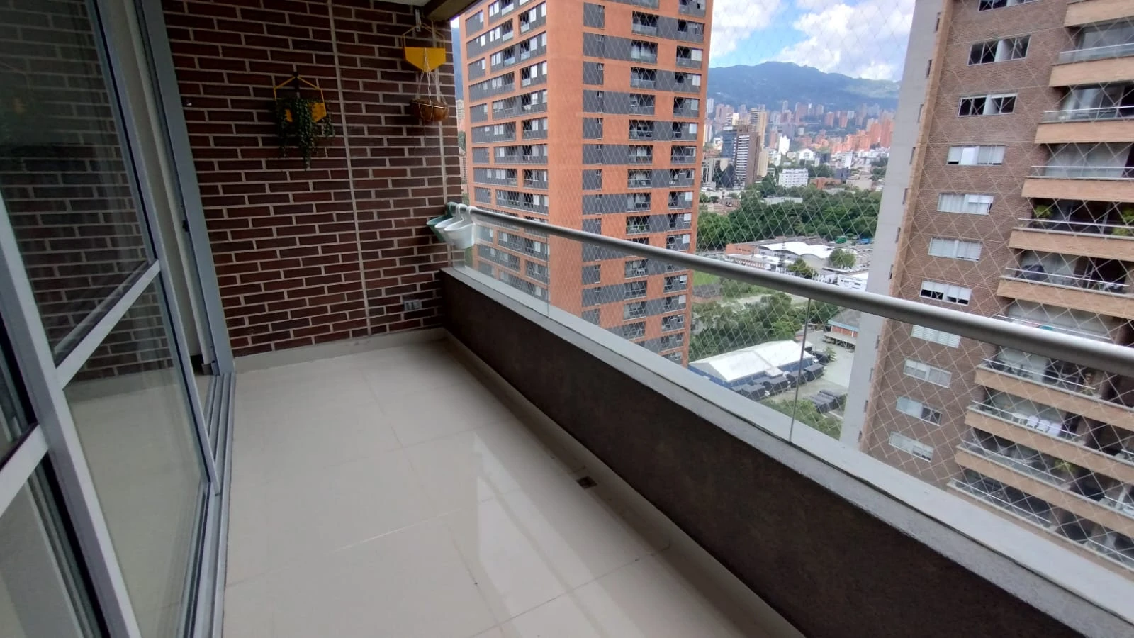 Apartamento en Arriendo Ciudad del Rio Medellin