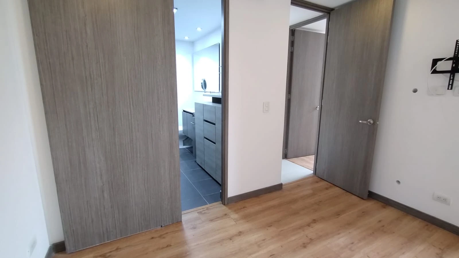 Apartamento en Arriendo Ciudad del Rio Medellin