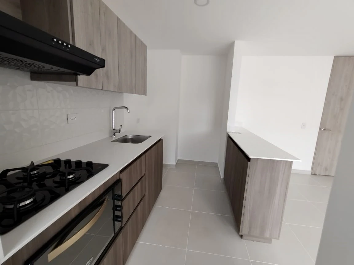 ARRIENDO APARTAMENTO EN EL POBLADO