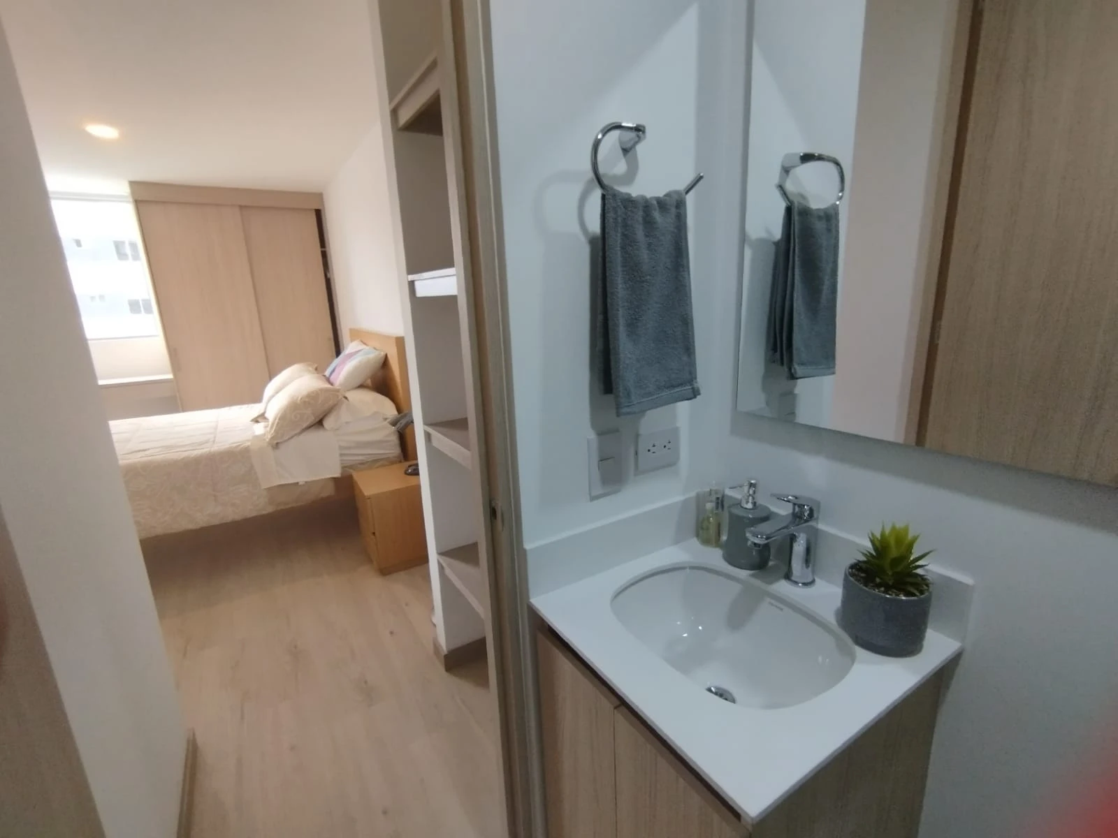 Apartamento amoblado en guayabal sector santa fe