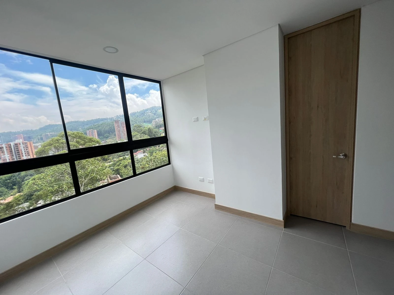 ARRIENDO APARTAMENTO EN EL POBLADO