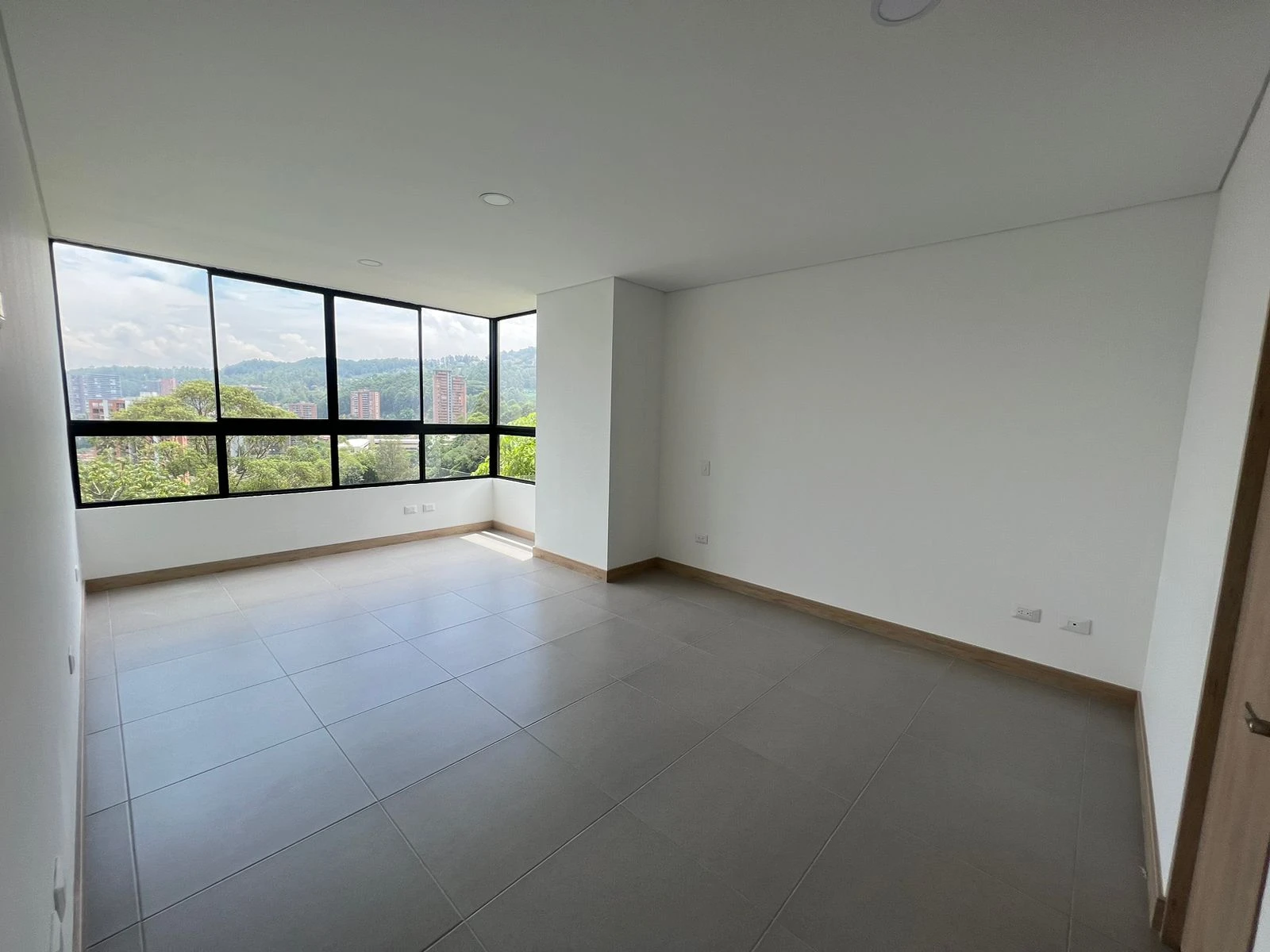 ARRIENDO APARTAMENTO EN EL POBLADO