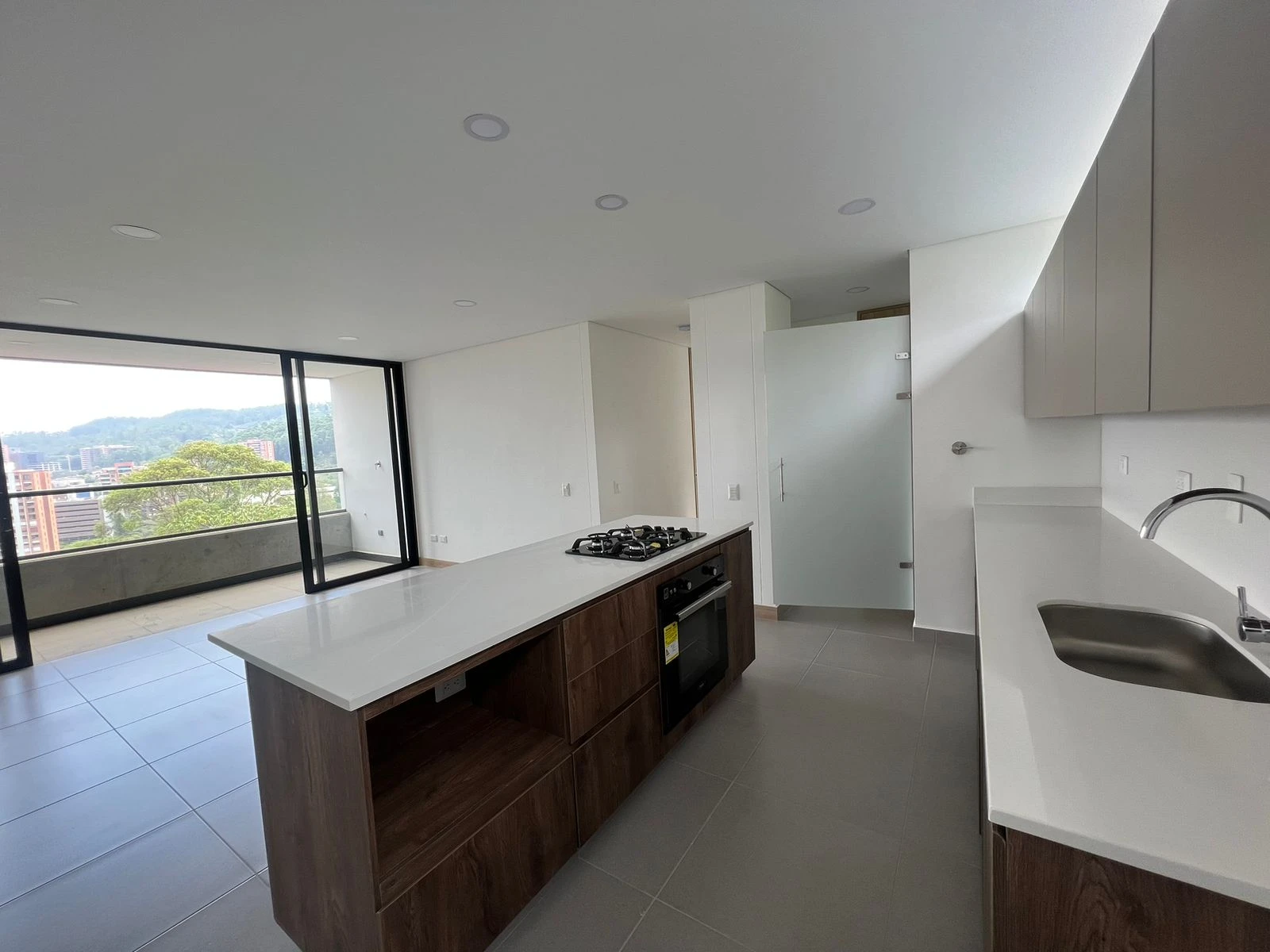 ARRIENDO APARTAMENTO EN EL POBLADO