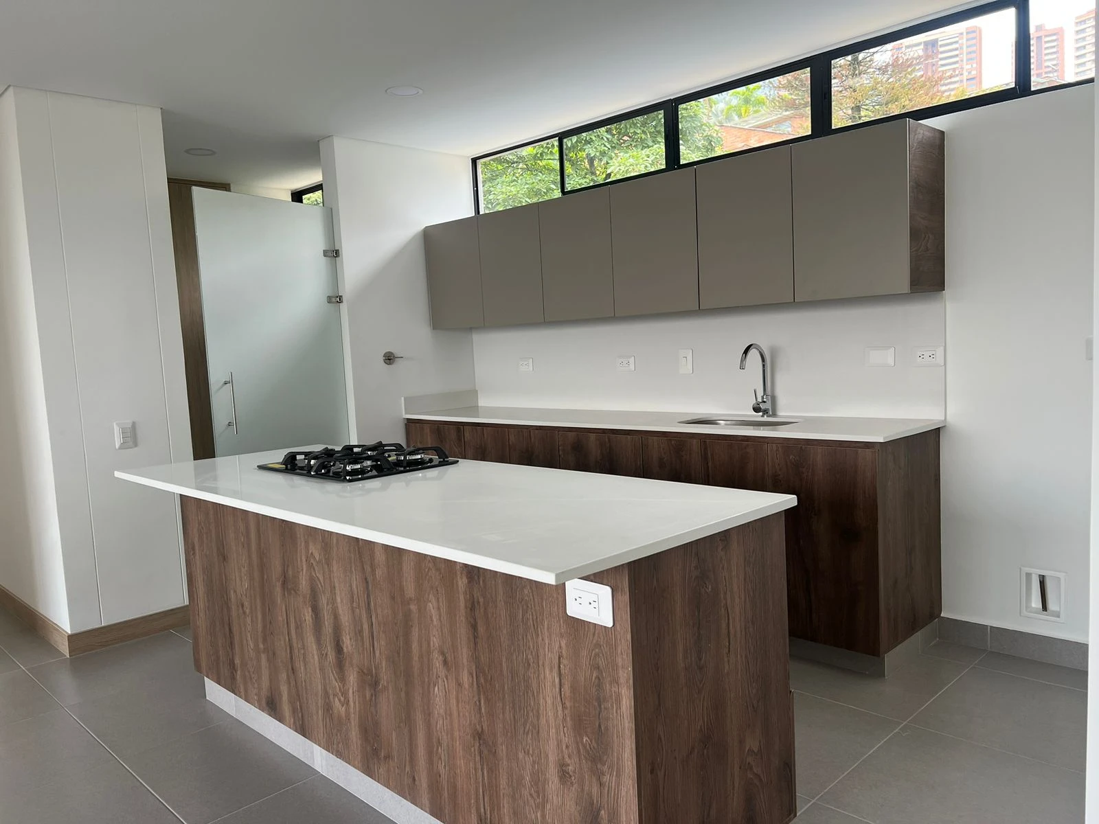 ARRIENDO APARTAMENTO EN EL POBLADO