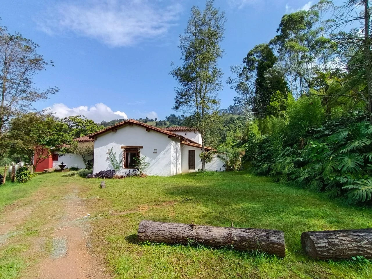 CASA CAMPESTRE VEREDA SAN ISIDRO LA ESTRELLA 