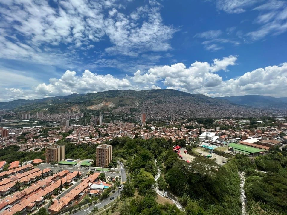 Apartaestudio en arriendo frente a centro comercial Fabricato