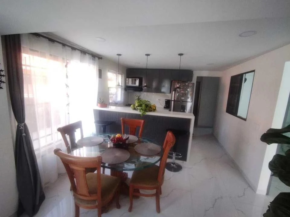 Casa para Venta en Santa Ana primer piso