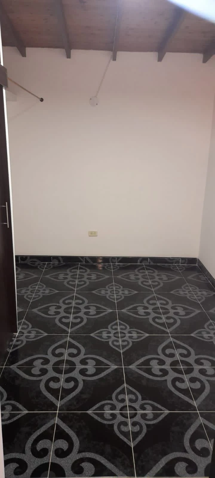 VENTA CASA SECTOR NIQUIA 2 NIVELES 