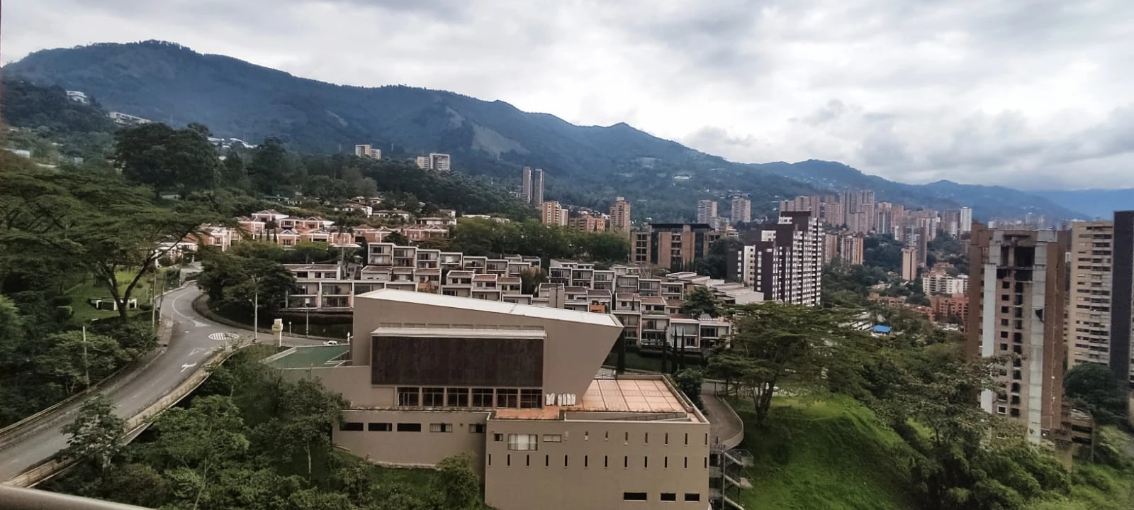 apartamento en arriendo sector superior padre marianito