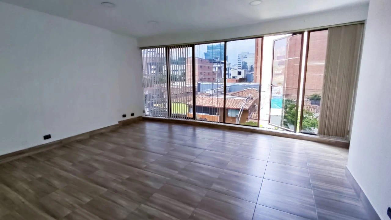 Oficina en Arriendo sector poblado la 10