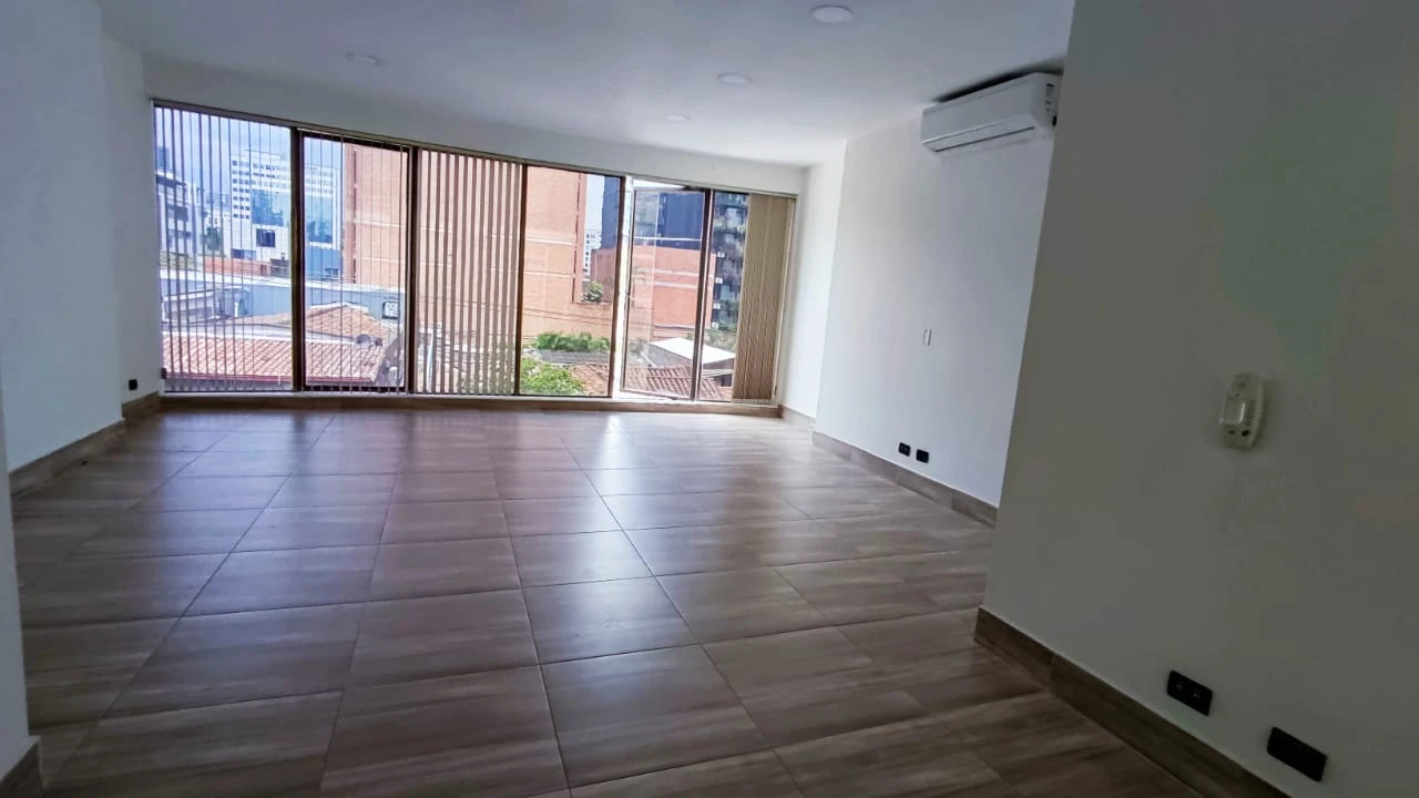 Oficina en Arriendo sector poblado la 10