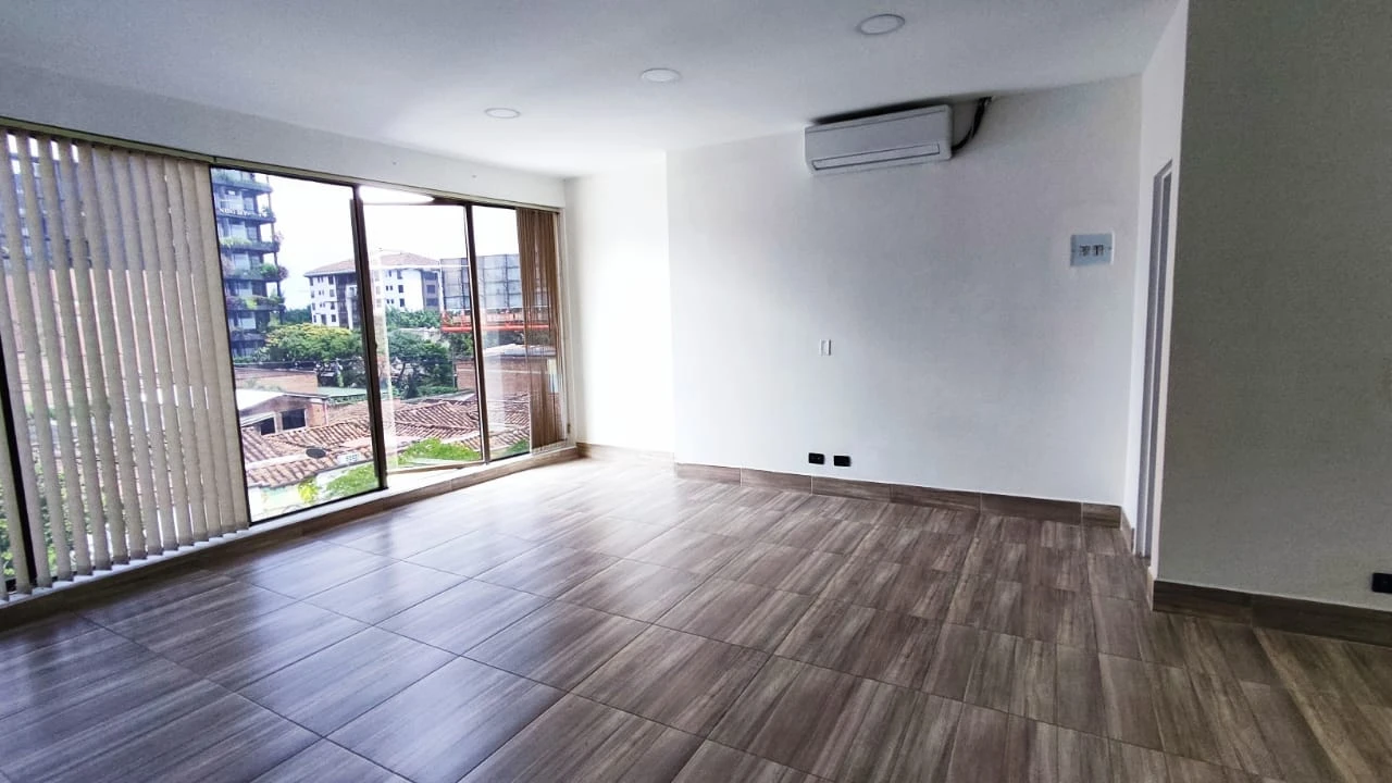Oficina en Arriendo sector poblado la 10