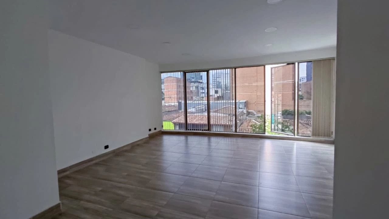 Oficina en Arriendo sector poblado la 10