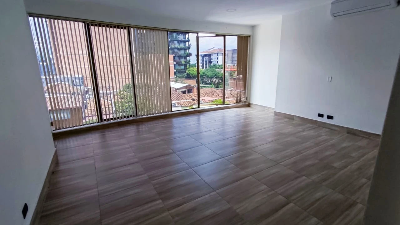 Oficina en Arriendo sector poblado la 10