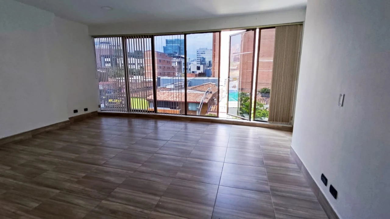 Oficina en Arriendo sector poblado la 10