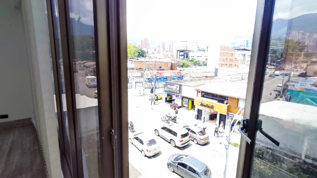 Oficina en Arriendo sector poblado la 10