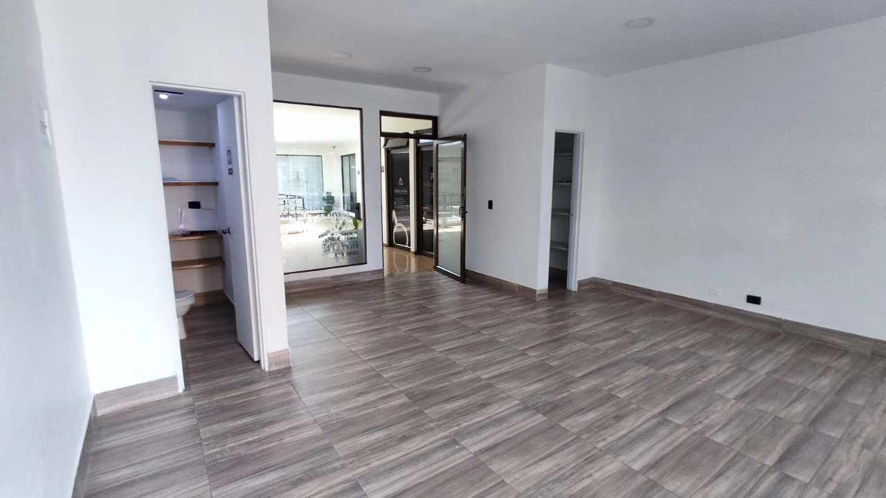 Oficina en Arriendo sector poblado la 10