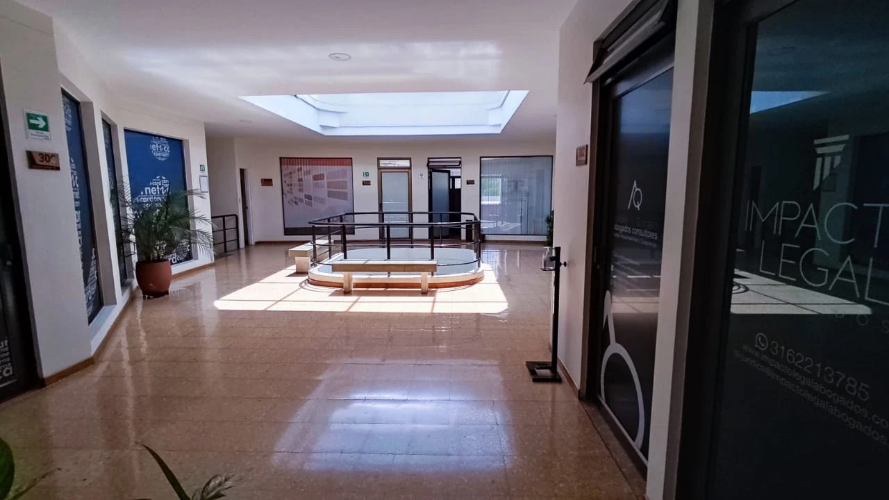 Oficina en Arriendo sector poblado la 10