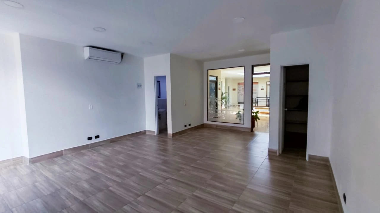 Oficina en Arriendo sector poblado la 10