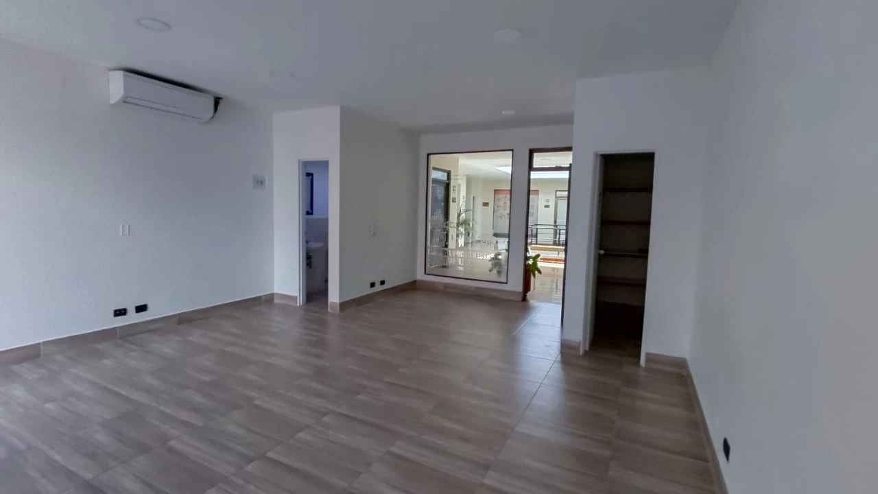 Oficina en Arriendo sector poblado la 10