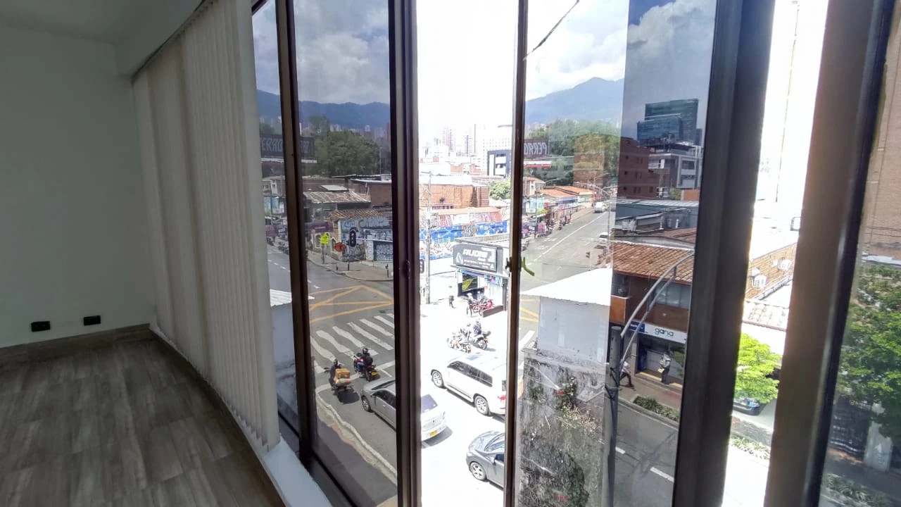 Oficina en Arriendo sector poblado la 10
