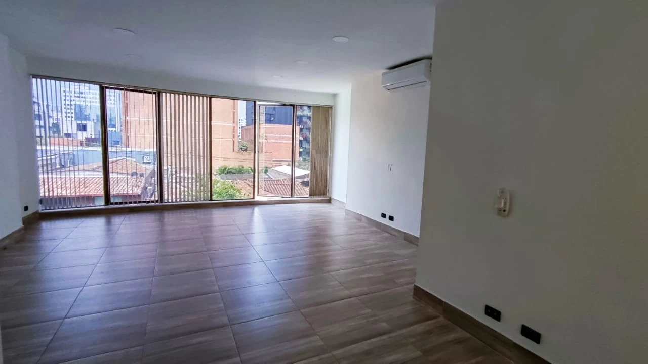 Oficina en Arriendo sector poblado la 10