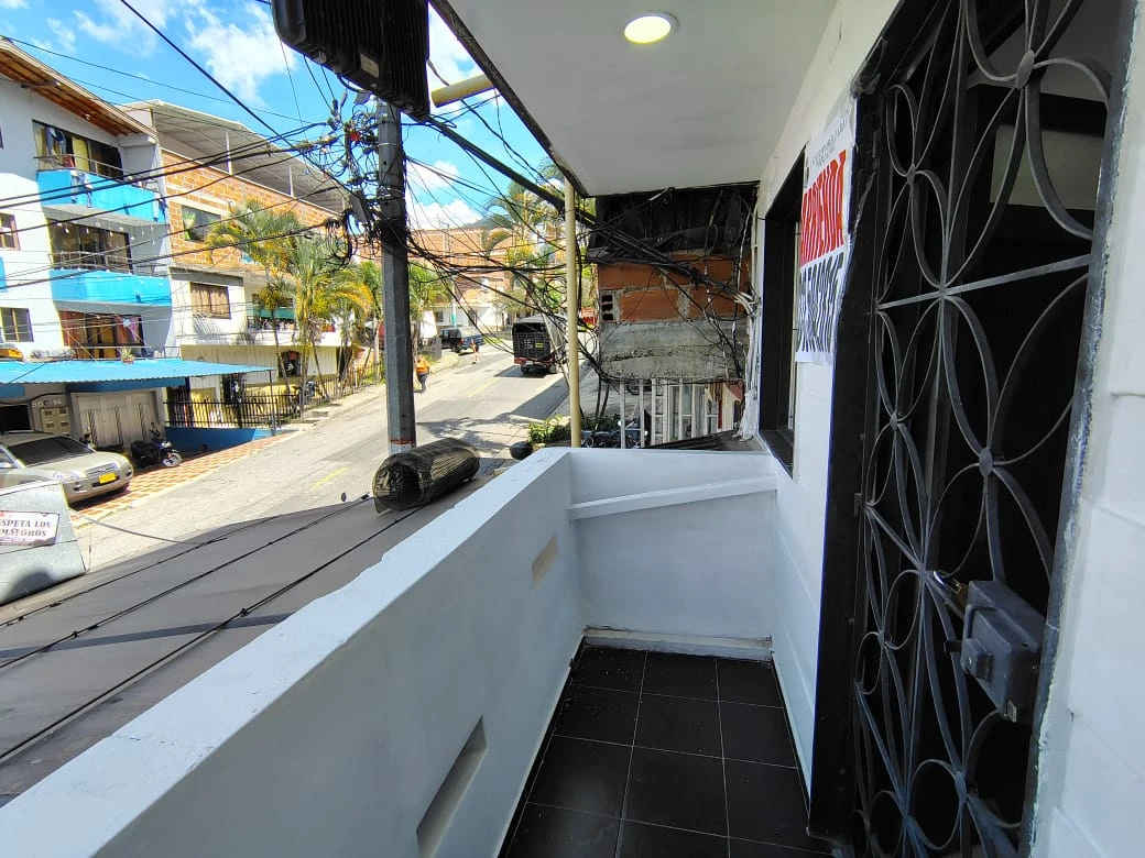 Aparta estudio en Arriendo sector Aranjuez la 93