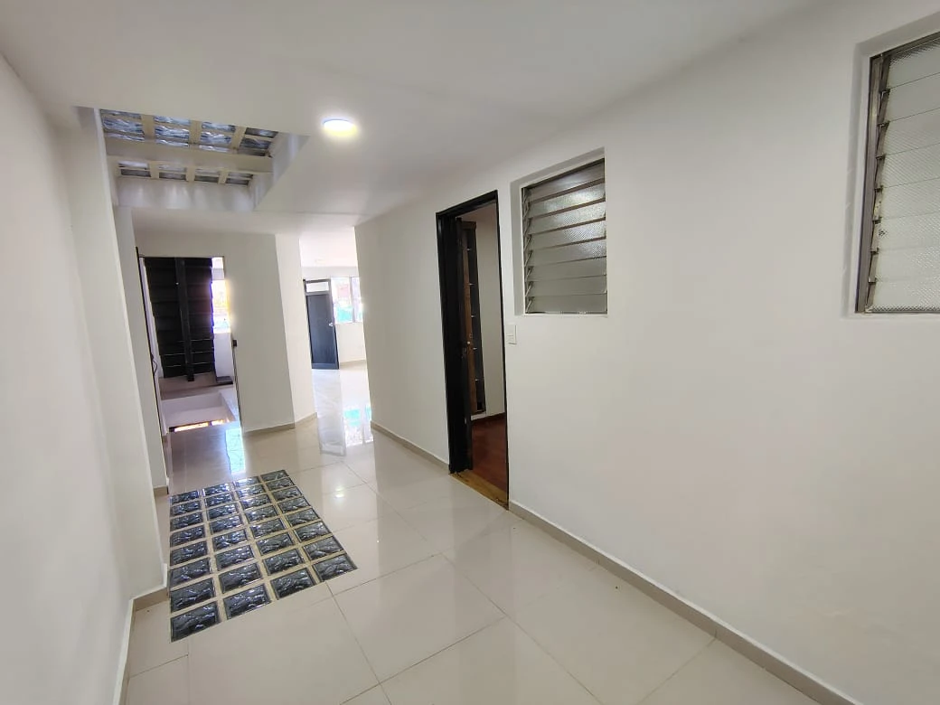 Aparta estudio en Arriendo sector Aranjuez la 93