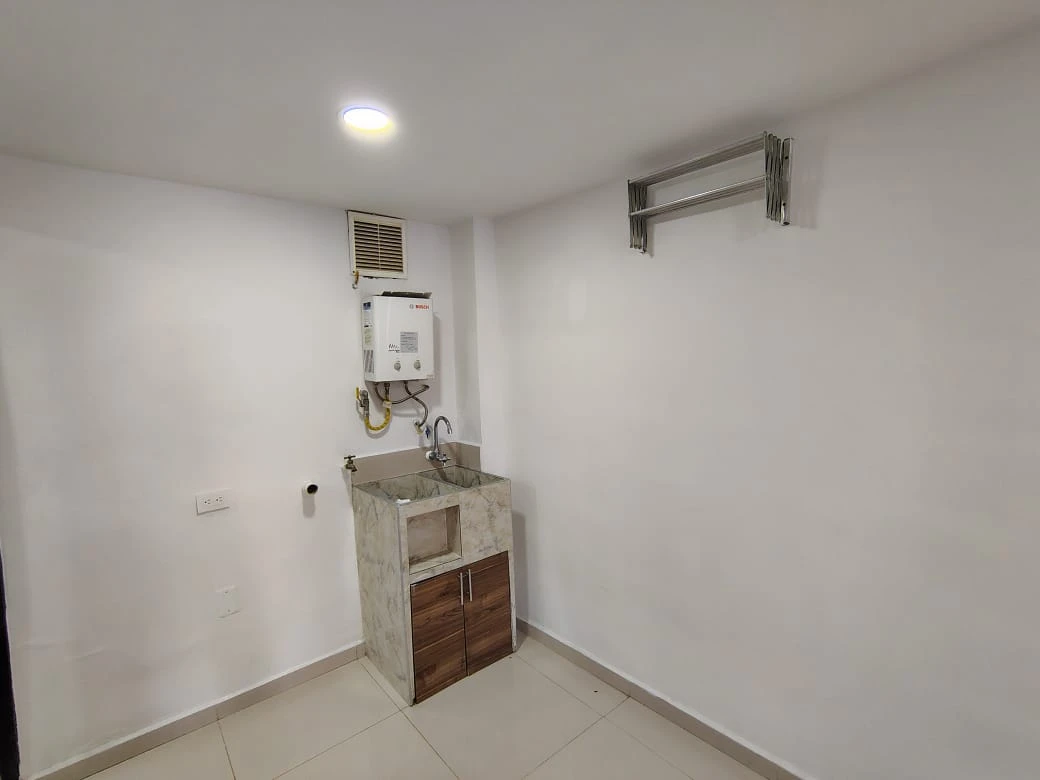 Aparta estudio en Arriendo sector Aranjuez la 93