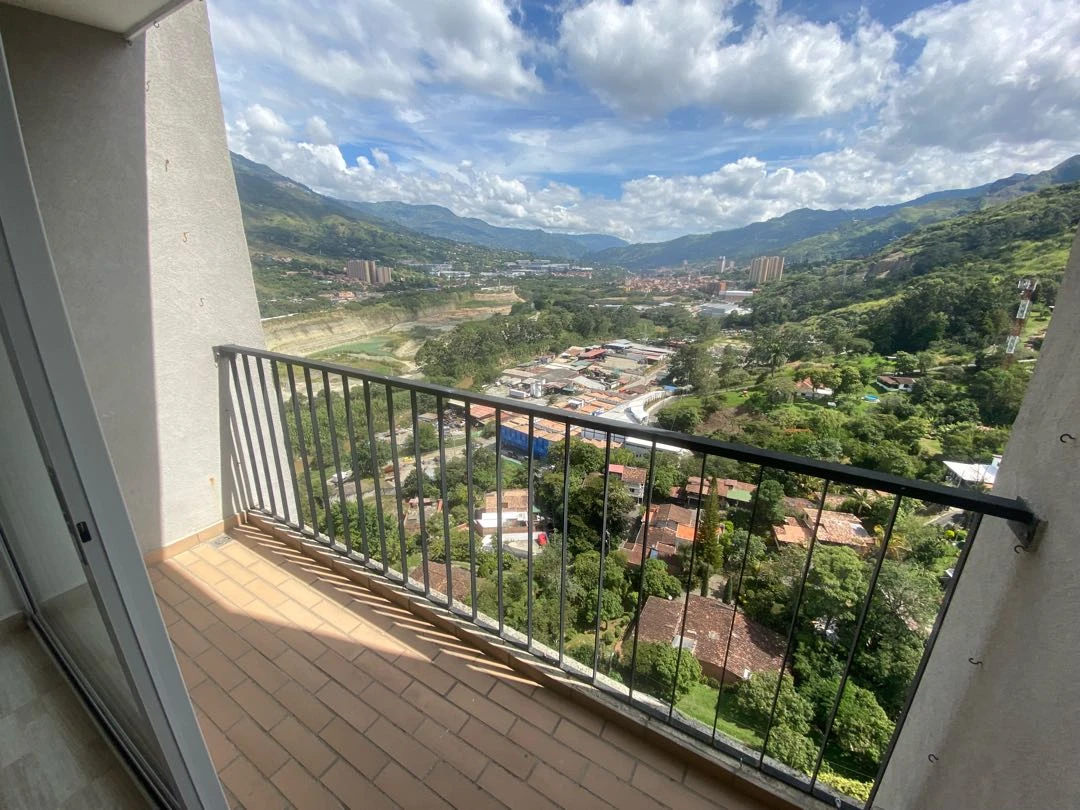Apartamento en arriendo sector Machado.