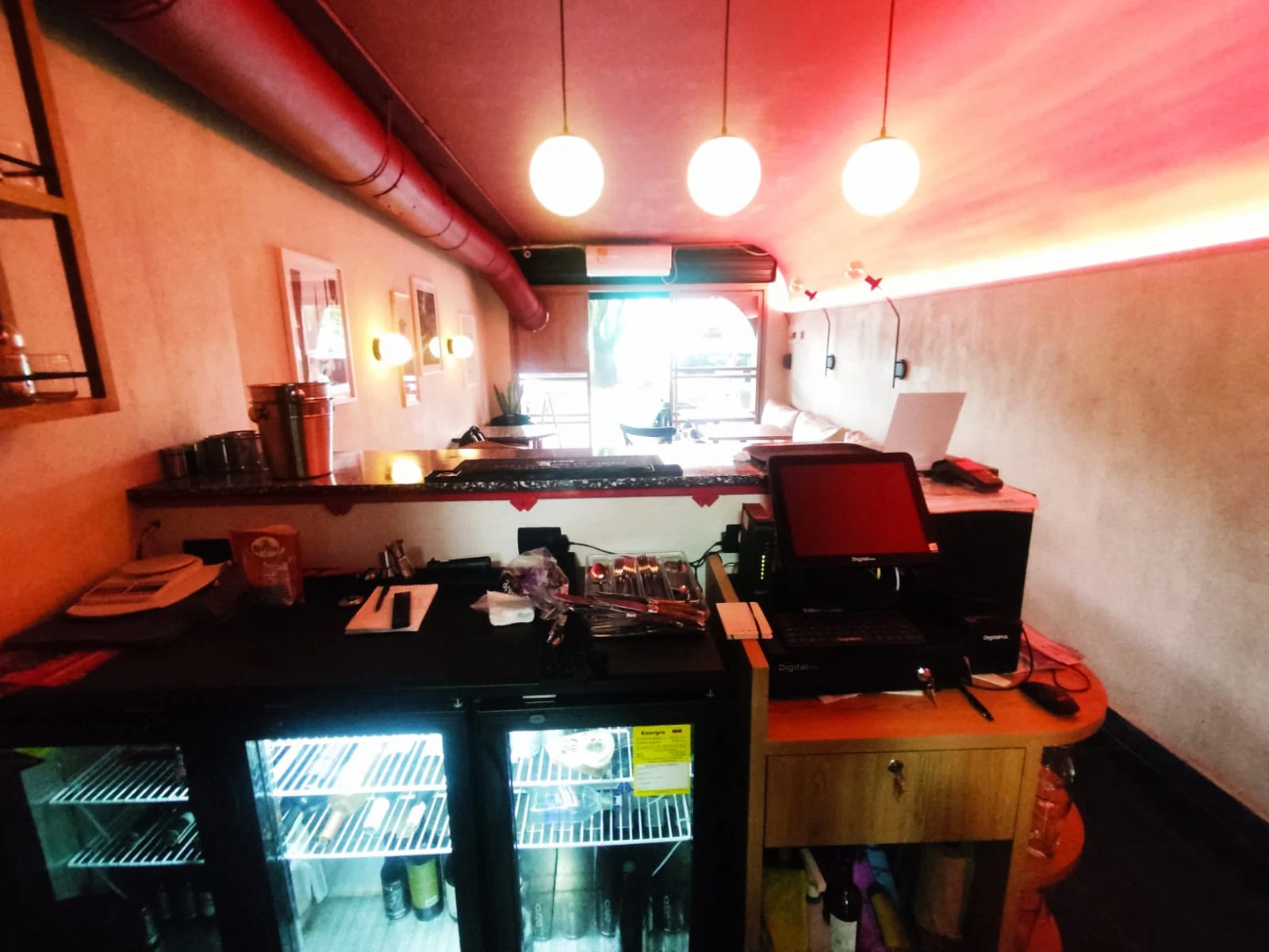 Local comercial cerca al parque Yeras