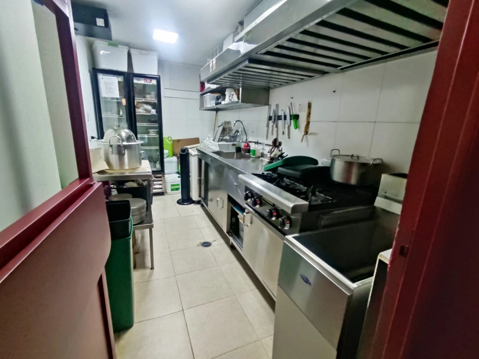 Local comercial cerca al parque Yeras
