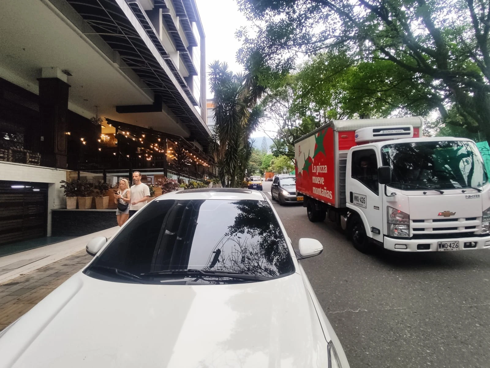 Local comercial cerca al parque Yeras