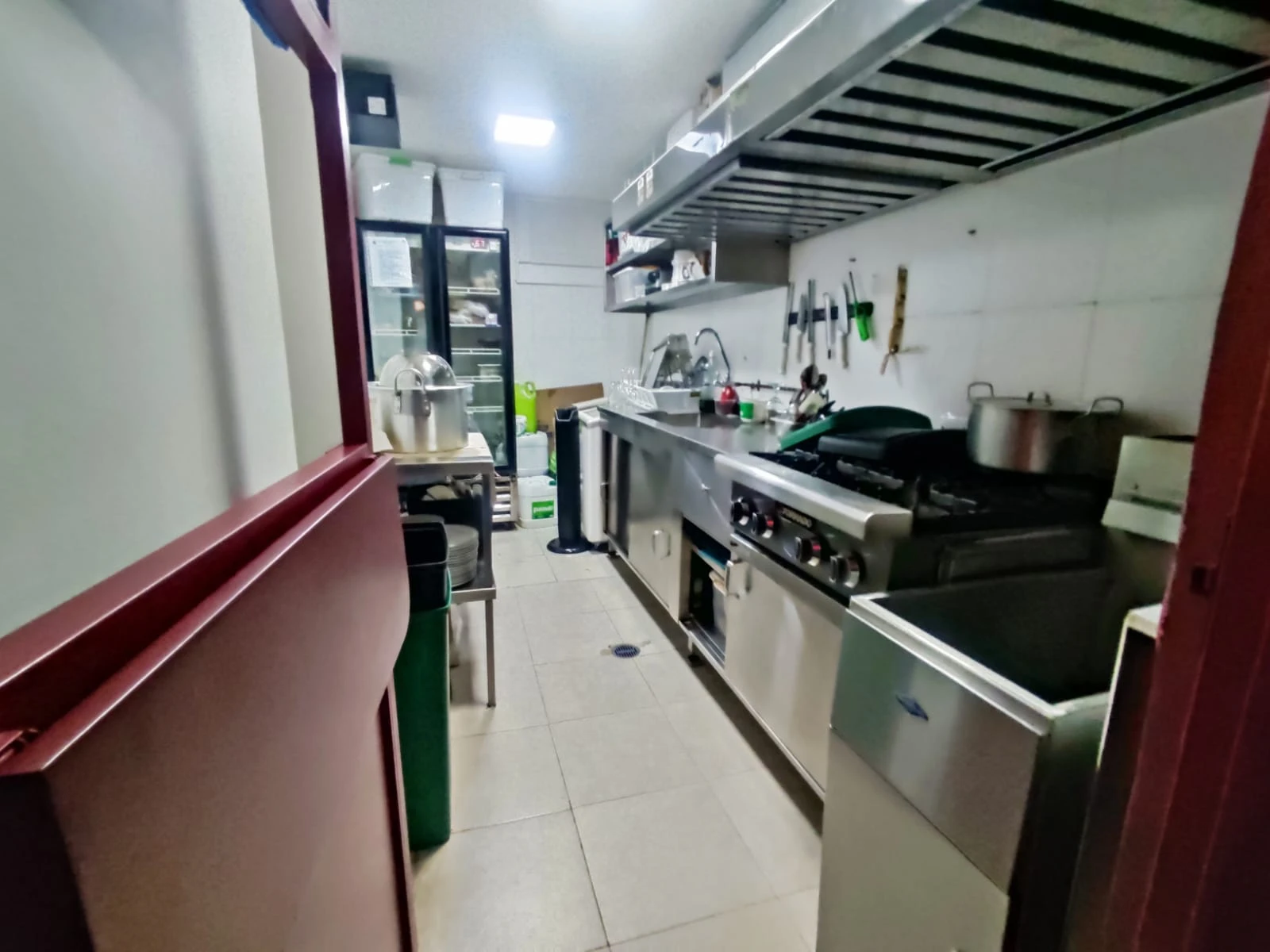 Local comercial cerca al parque Yeras