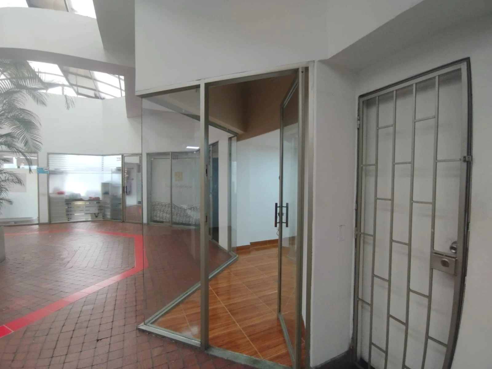 Arriendo Local en el Poblado