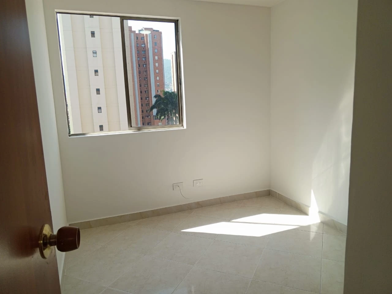 Apartamento en arriendo Loma de los  Bernal 